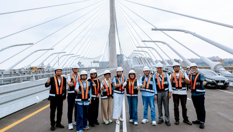 倒數通車的亞洲新地標　康議長借鏡淡江大橋擘劃高雄百年交通藍圖
