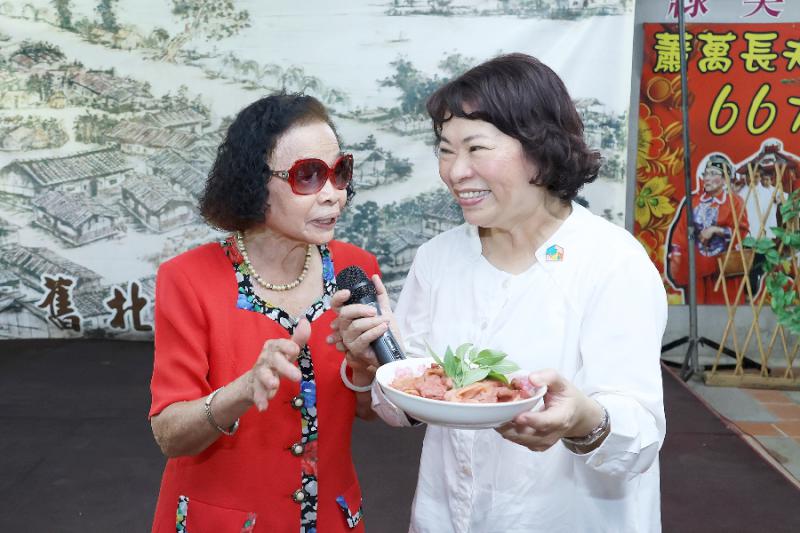 嘉義市北湖花甲食堂-作伙呷百二 老人食堂揭牌 長輩自備拿手料理為鄰里加菜超溫馨