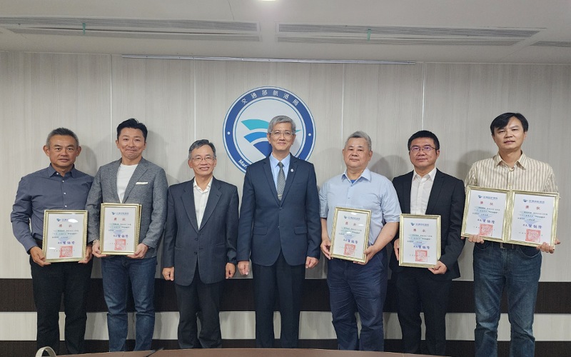 航港局表揚10位優等引水人          局長葉協隆：肯定第一線守護航行安全專業貢獻