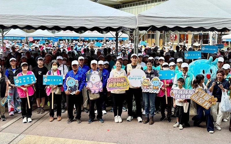 竹市勞工趣味競賽嗨翻巨城！    逾600人同場較勁、親子同樂