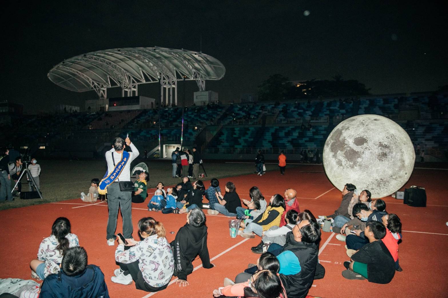 元宵「紅月伴花燈」  2026屏東追星季首秀 3/3五地連線直播登場