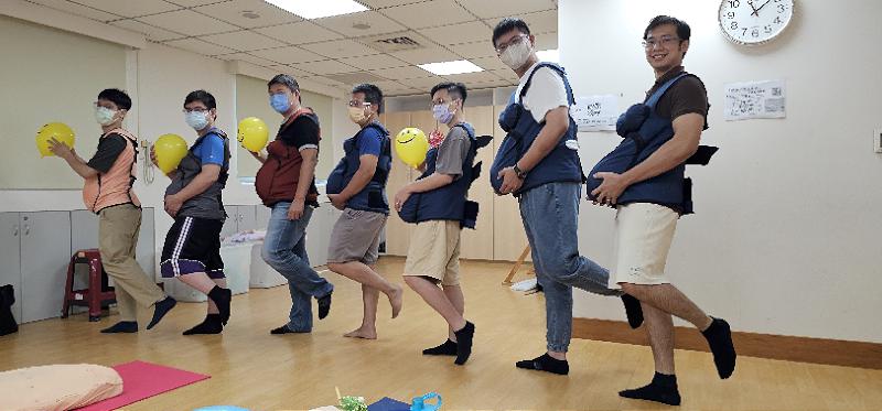 準爸爸共感體驗 嘉基孕產婦健康促進 讓媽咪心花朵朵開