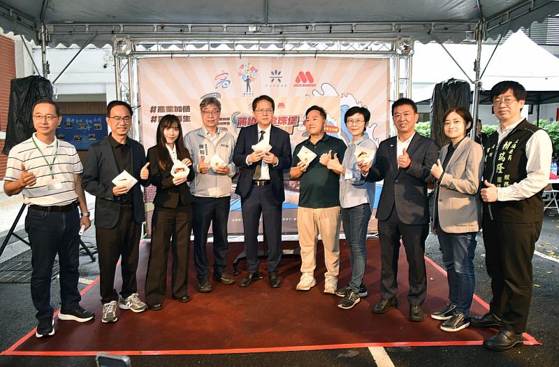 農業部聯袂立法院各委員強力推薦國產蒲燒鰻魚漢堡 美味直達餐桌