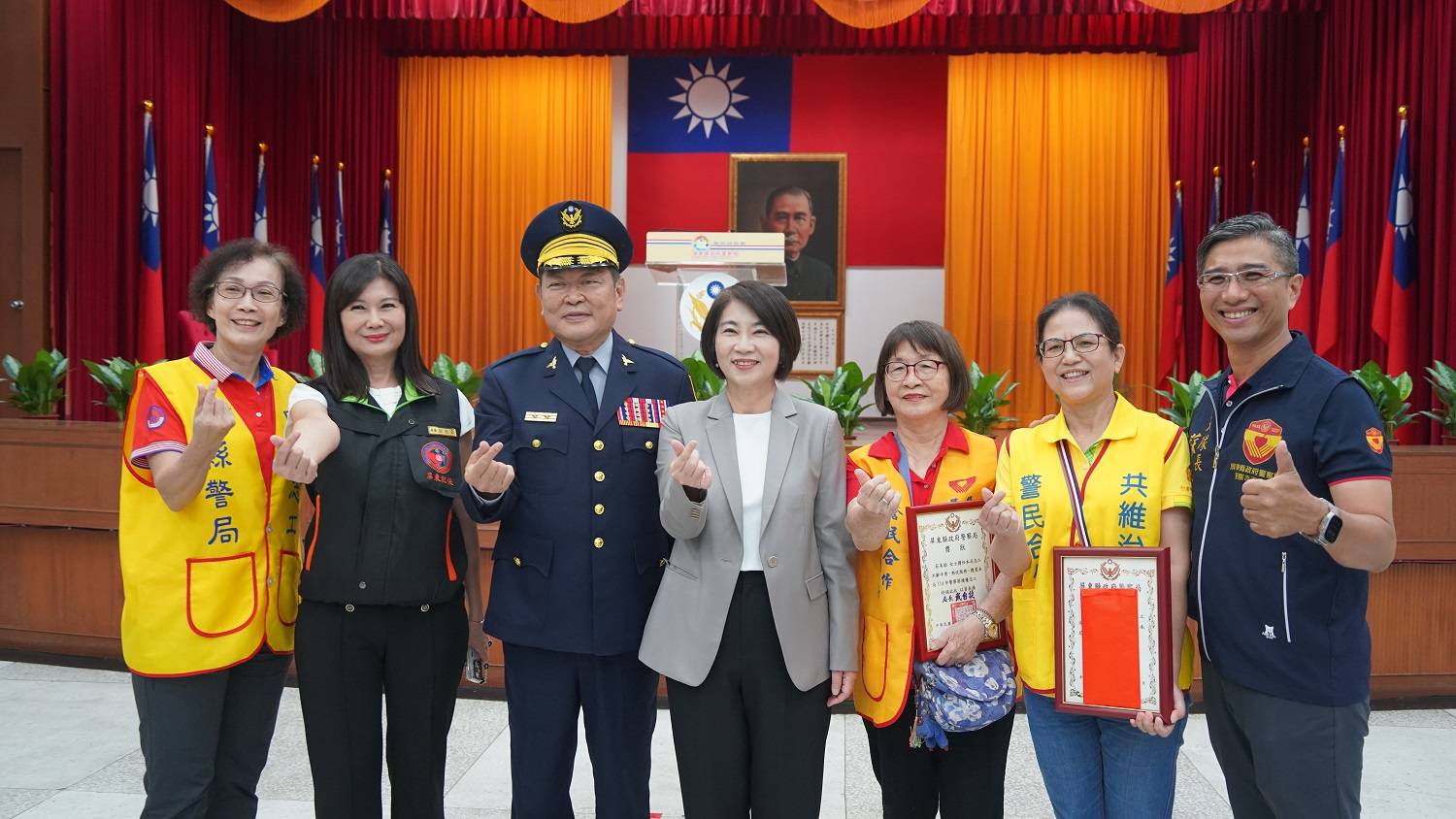 屏東警察節慶祝大會 縣長周春米表揚模範警察與協勤民力