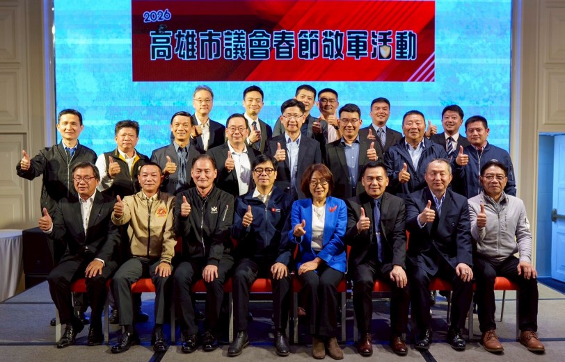 康議長率議會春節敬軍　前後任八軍團指揮官齊聚