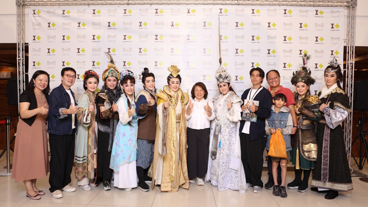全球首演在嘉義 明華園《皇昭令》連兩日滿座 孫翠鳳領全團熱喊「我愛嘉義市」