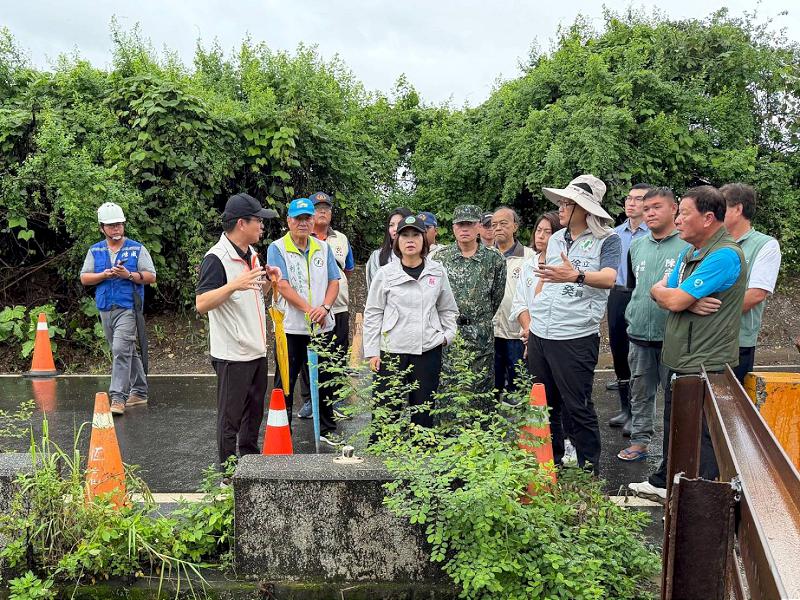 強降雨高風險期 周縣長視察萬巒、185縣道防汛工程