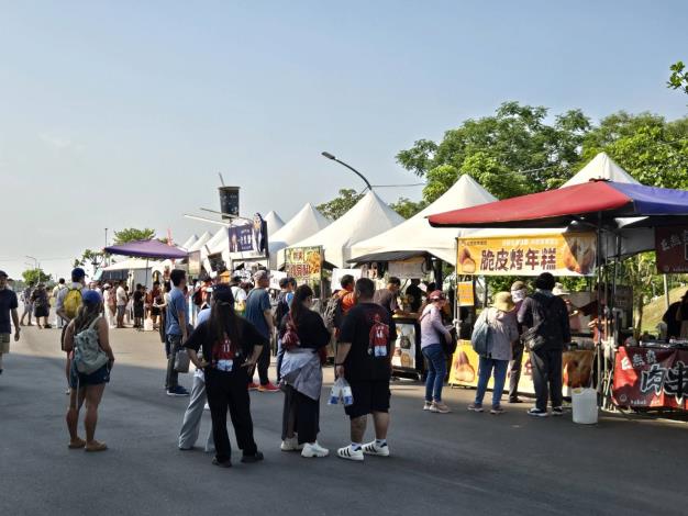 台南亞太棒球場外攤限期進駐受歡迎