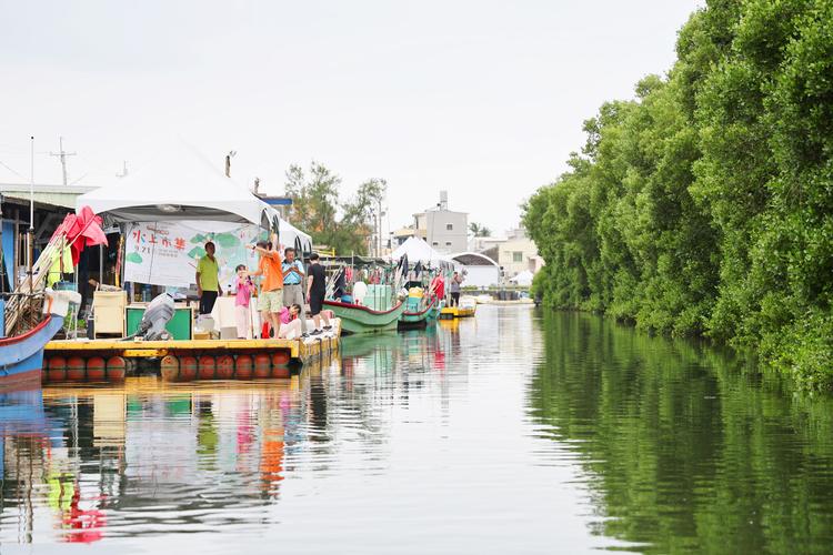 全臺首創水上市集結合美食展在台南南區鯤鯓湖登場