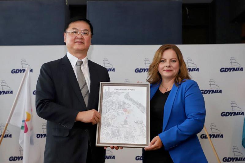 港灣城市締盟！格丁尼亞成為高雄首個波蘭姊妹市　 台波姊妹市實質合作！簽署經濟、教育合作備忘錄