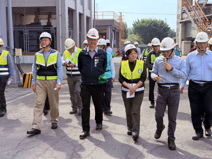 高市府與勞動部聯檢林園石化廠 羅副市長促業者邁向永續安全的高值未來