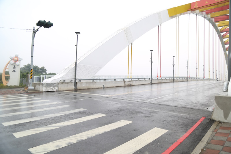 盧山橋伸縮縫塗裝防滑材料 提升行車安全