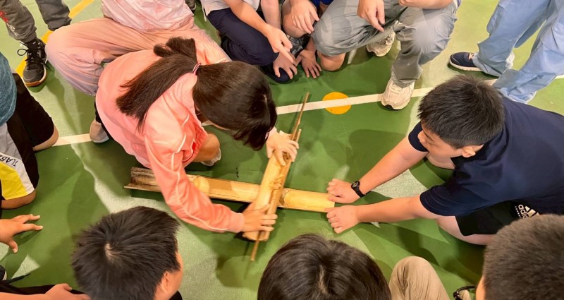 山林教育向下扎根  高雄市河堤國小師生體驗鑽木取火