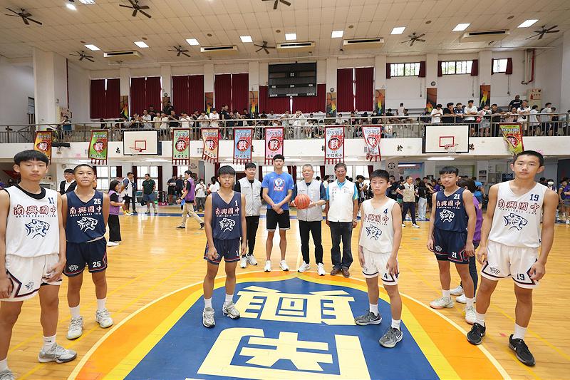 news photo