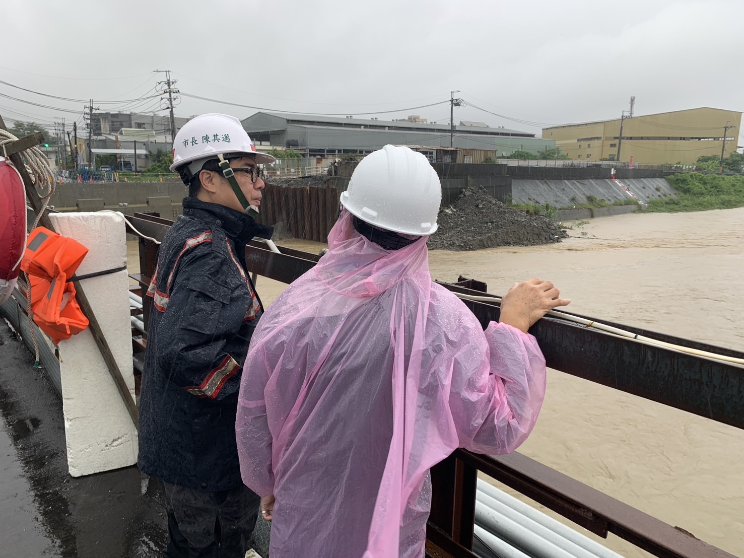 強降雨襲高雄 陳其邁市長視察仁武治水設施並勘查災情