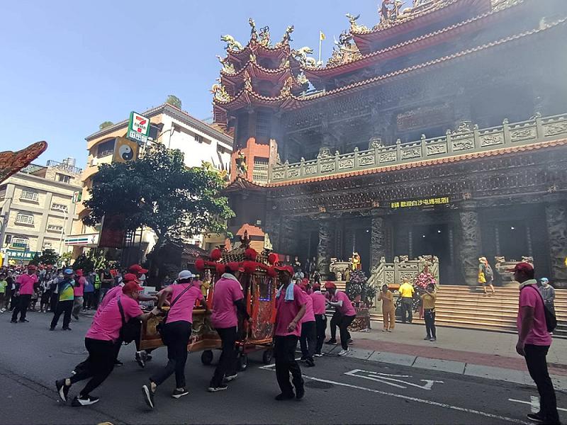 竹北文化祭Day3      粉紅超跑駕臨東區     無極廣聖宮迎聖駕