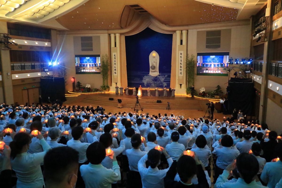 台中慈濟醫院歲末祝福 醫療遇見佛法翻轉人生