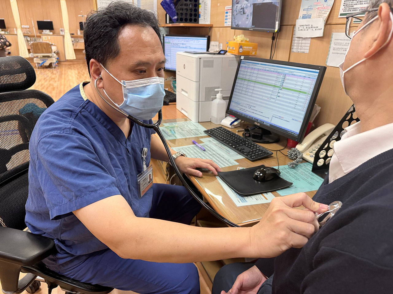 老幼過節慎防噎食 最新急救指引:先拍背再推腹