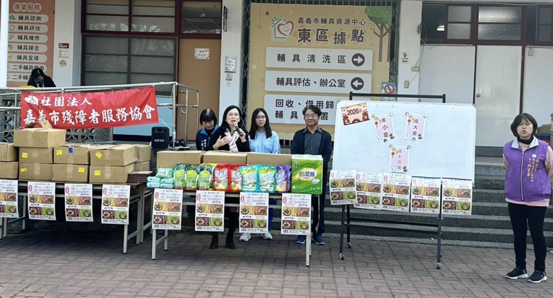 集結全省愛心贈百份物資助弱勢 小商友好資源團隊寒冬送暖