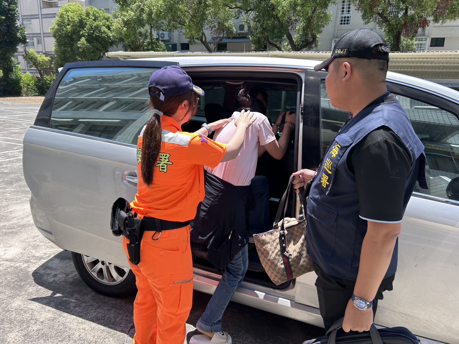 通緝犯欲搭乘澎湖輪 遭海巡嚴查緝捕歸案 