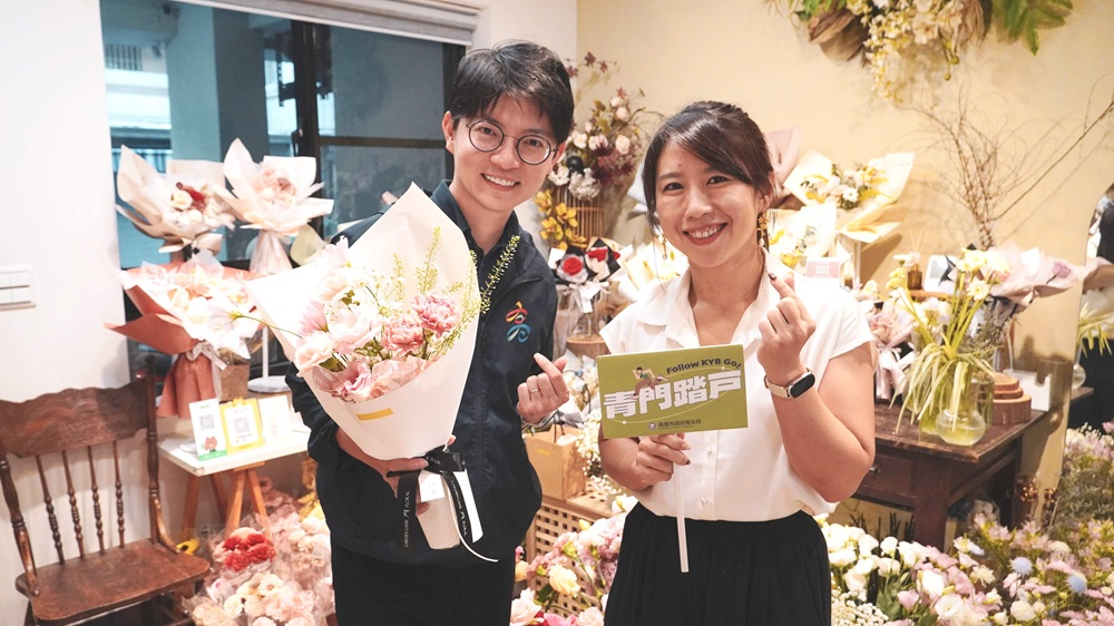 高雄青創「艸弄花藝」善用數位工具　傳達給母親的溫情花語