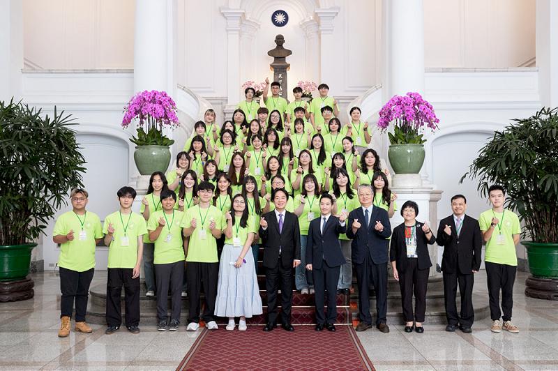 文藻USR志工團接受總統表揚 展現超越地域和語言的國際影響力
