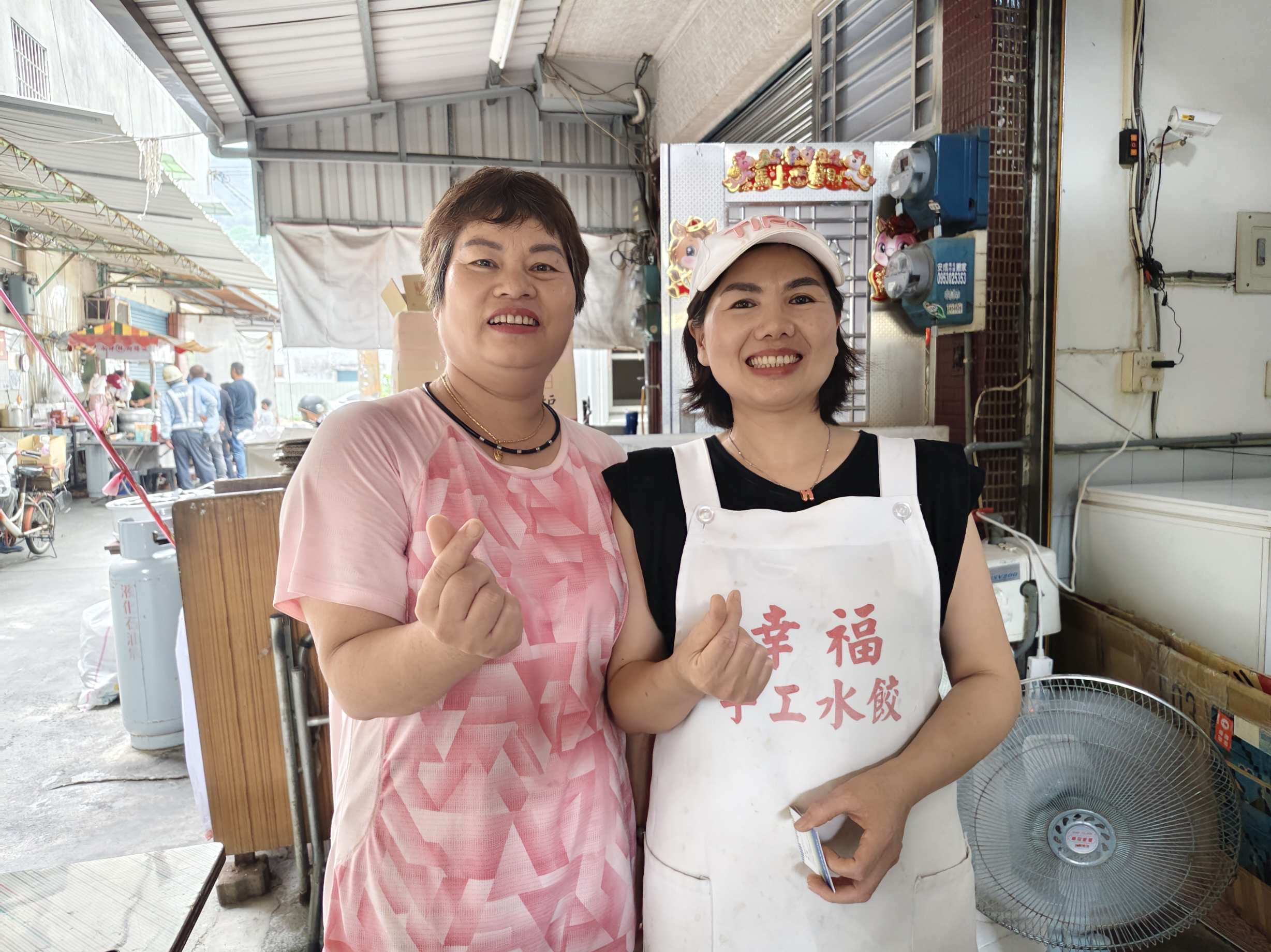 從一台冰箱到十台的堅持：新住民單親媽媽在永祥市場與內惟市場包出「幸福水餃」人生