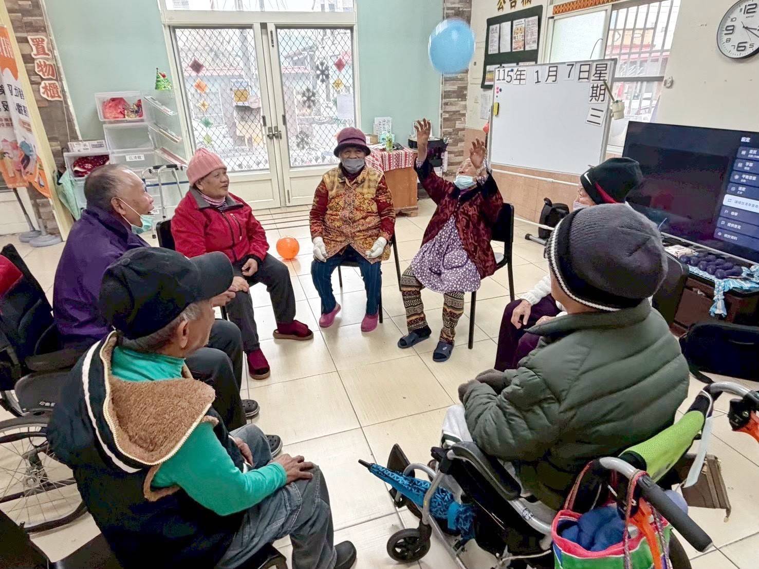 屏東縣高齡友善資訊網 一站找得到、看得懂、問得到