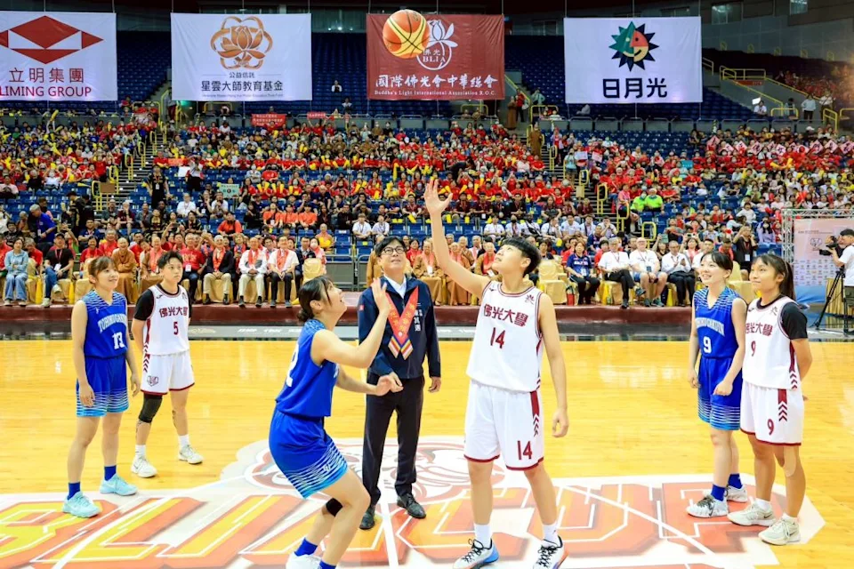佛光盃國際大學籃球賽開幕 市長陳其邁歡迎國內外青年勁旅齊聚高雄