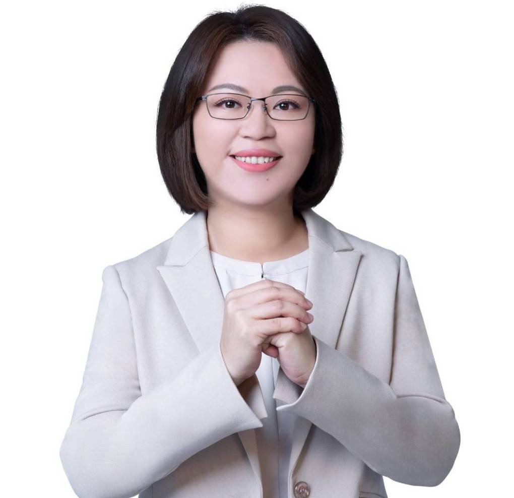 馬躍屏城春報喜 佳琪治市廉為先