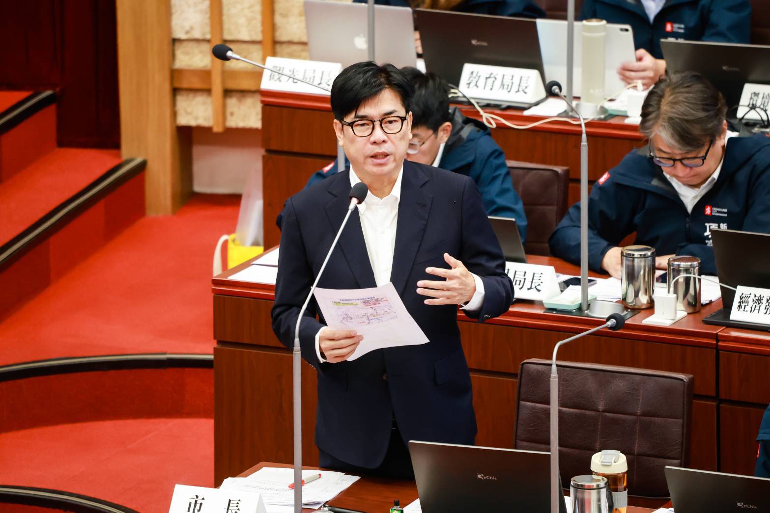 敬老福利再升級 推動醫護智慧化　陳其邁：擴大敬老卡適用範圍 提升長輩生活品質