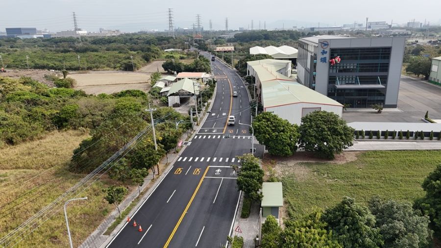 南科高雄園區聯外幹道永安保興二路翻新 提升產業運輸效率