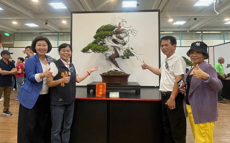 方寸之間見山林    苗栗縣盆景藝術展頭份登場 　60件作品10/1起連展5天