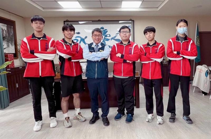 嘉義縣永慶高中大學榜單破創校紀錄，頂大和醫科生錄取達14人