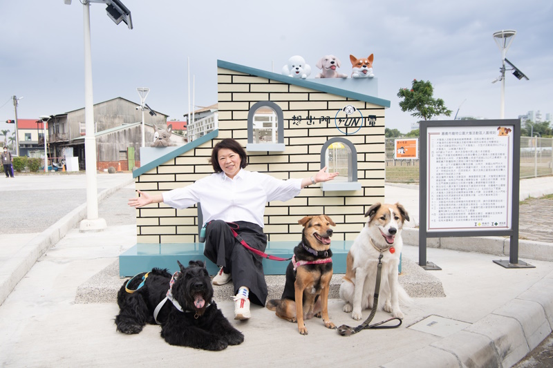 嘉義北香湖公園樂齡健康訓練場與西區寵物公園啟用