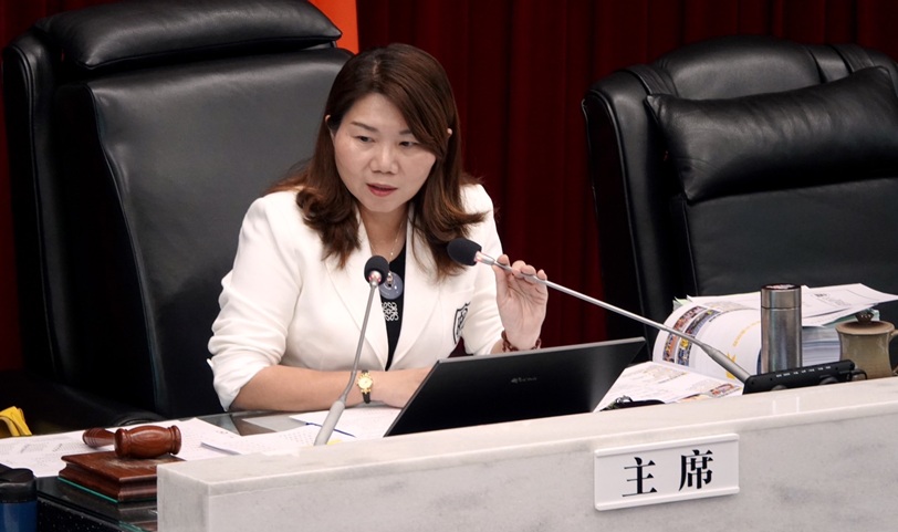 高雄市議會質詢火力全開　李雅靜批：道路成「隱形炸彈」、毒品問題恐失控