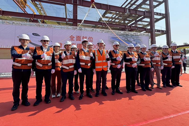 高鐵邁向新紀元與府城溫馨慶典：交通動脈與文化傳承並進