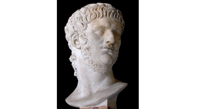 歷史往往會出現兩次，第一次是悲劇，第二次是鬧劇  