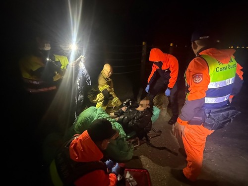 台南岸巡拯救溺水民眾  