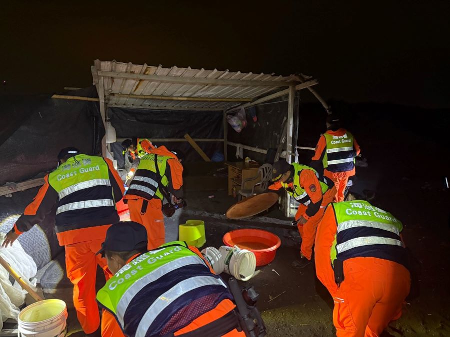 屏東海巡春節前夕威力掃蕩 嚴密防堵不法活動