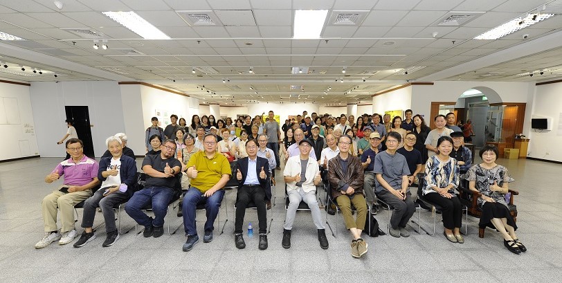 news photo