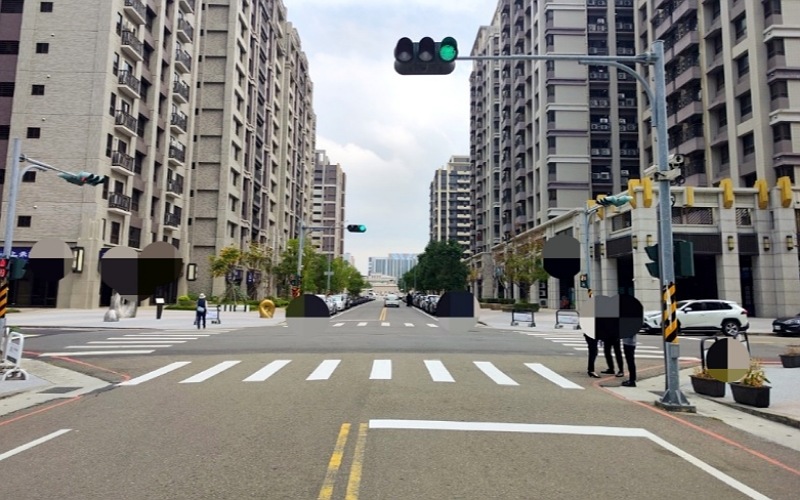 圓形綠燈左轉遭「89」嗆「你是沒看到後面有車嗎?!」