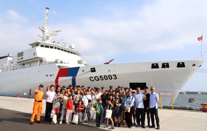 雲林艦張開溫暖臂膀 用陪伴打開孩子的海洋想像