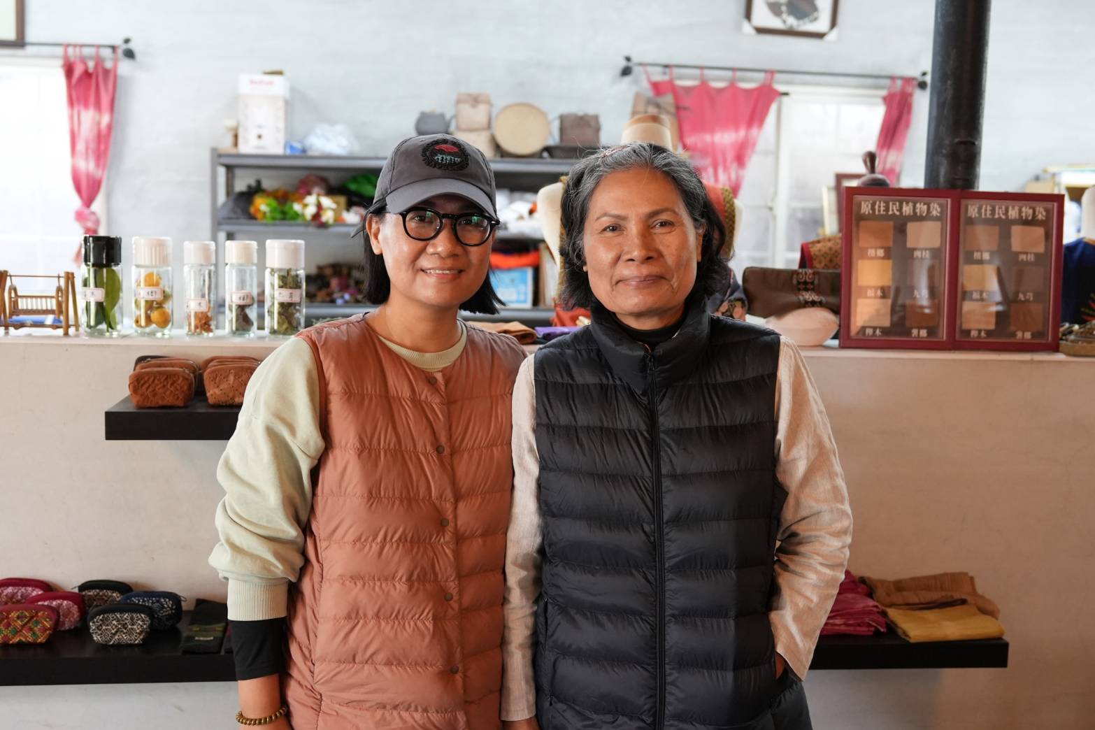 屏東縣調查十大潛力原住民文資 一窺排灣族染布工藝