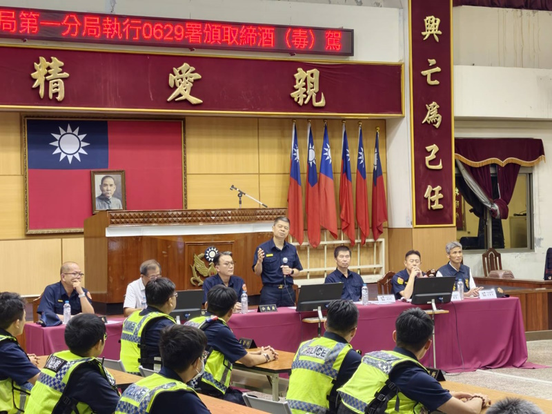 掃蕩毒駕零容忍 強力維護用路安全 嘉市警啟動「封閉式路檢」保五總隊重兵強勢增援