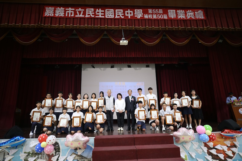 為畢業生送上祝福 嘉義市各國中迎畢業好溫馨