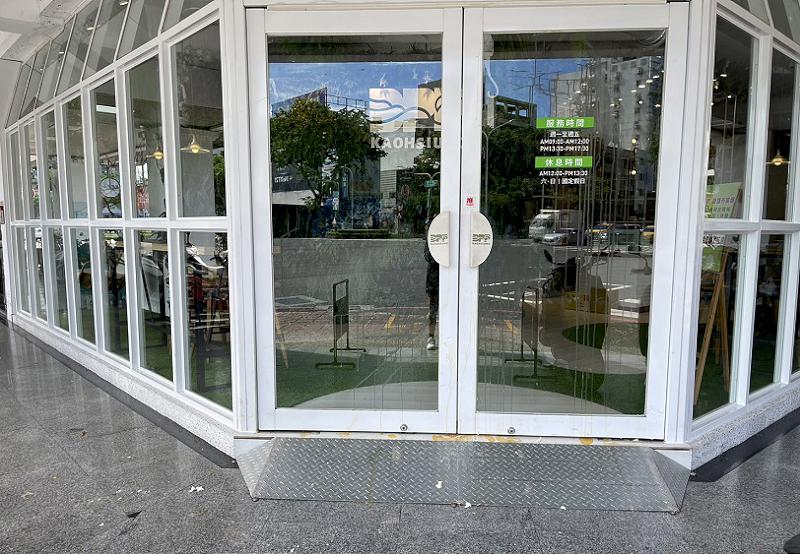 民進黨高雄市黨部遭擲蛋 警方迅速破案逮捕嫌犯