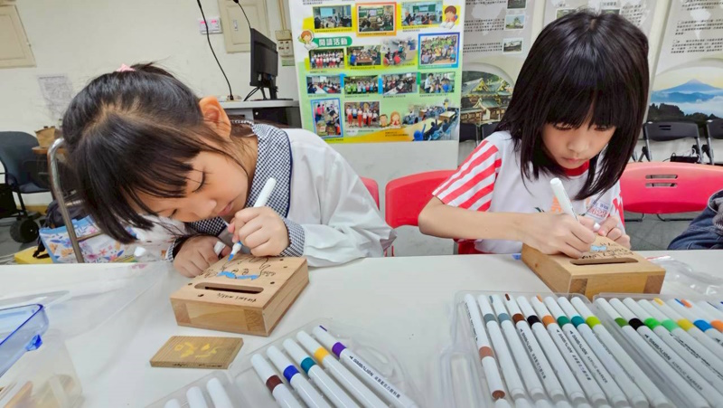 用行動延續嘉義木都精神 嘉義崇文國小女童軍用廢棄桃花心木做公益 攜手展望會資助尼泊爾女孩
