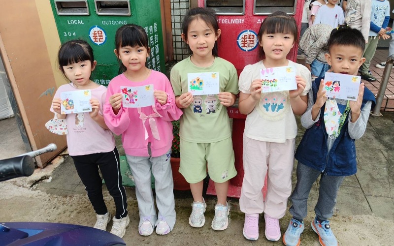 新竹郵局攜手在地幼兒園           手寫明信片溫馨傳愛迎佳節