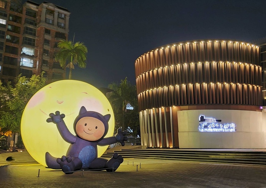 台南新營文化中心戶外裝置展過年湧人潮